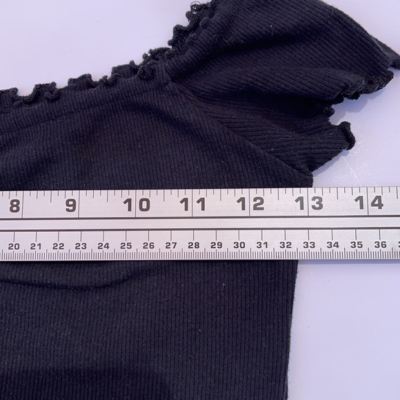 🛑SOLD🛑 Hollister Off-the-Shoulder Cropped T-shirt S - Picture 3 of 4